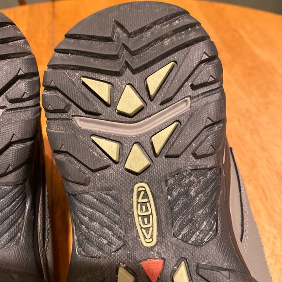 Women's 8 M Keen Targhee III Mid Waterproof Hiking Boots Fumo Brown Quiet Green - Picture 15 of 15